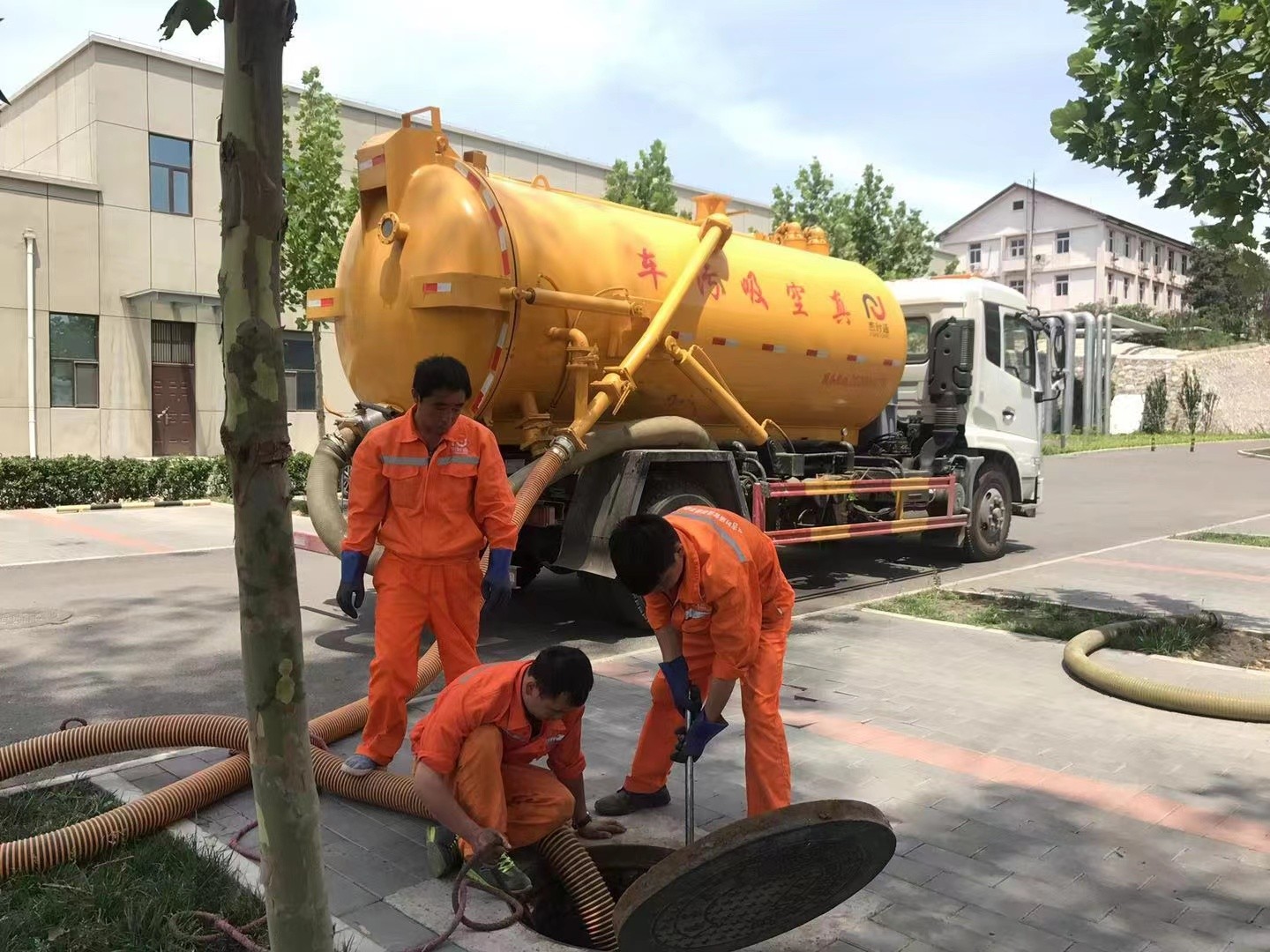 新县化粪池清理与5-8吨吸粪车施工效率分析